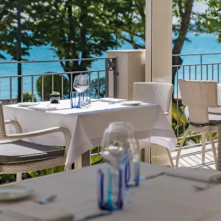 Rosa Desenzano Otel 4*