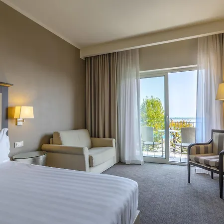 Rosa Desenzano 4*