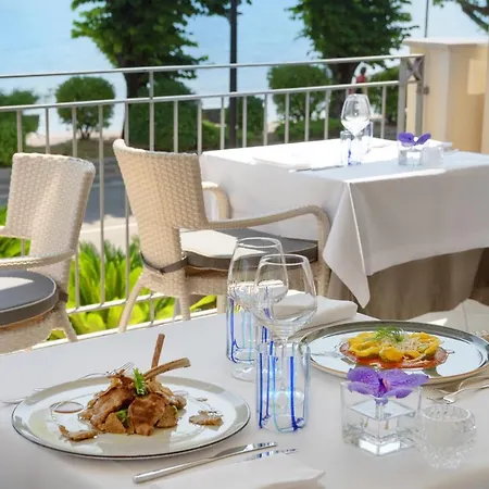 Rosa Desenzano 4*